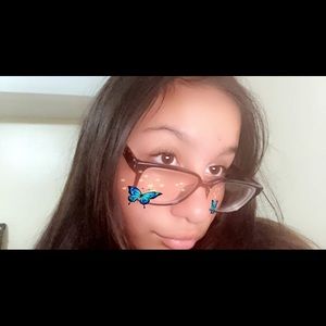 Meet your Posher, Mia